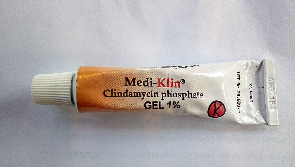Clindamycin: Manfaat, Dosis, Efek Samping, dan Interaksi