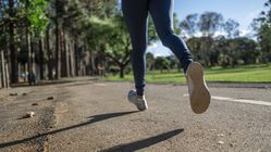 10 Sepatu Lari Nyaman untuk Berlari di Kota, 3 Produk Eiger Harga Terjangkau