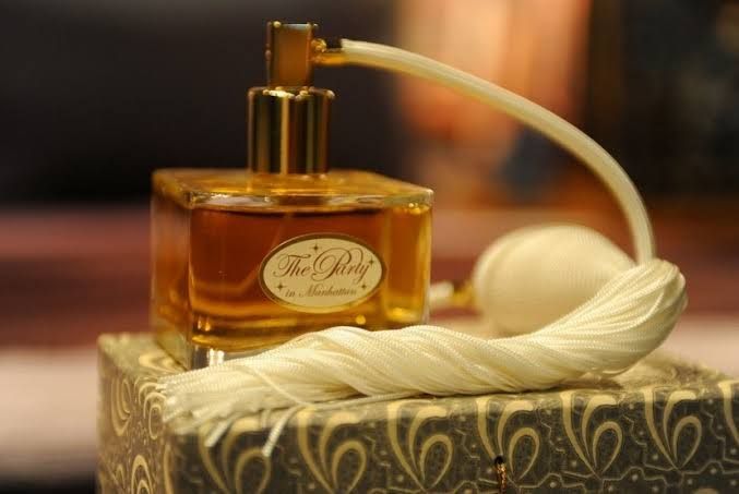 Cowtygar Mengendus Dunia: Review Parfum Berdasarkan Destinasi